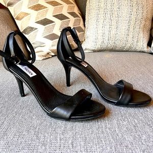 Steve Madden strapy black heels sz 8